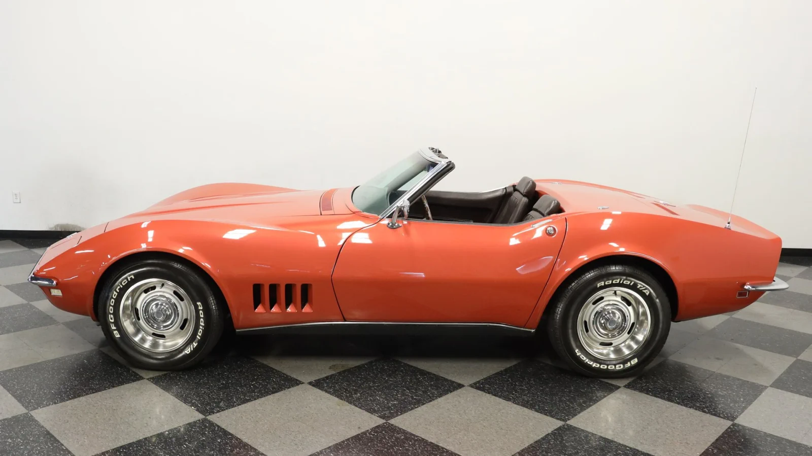 Click to Enlarge-Esc to Close Corvette Generations/C3/C3 1968 side view left.webp
